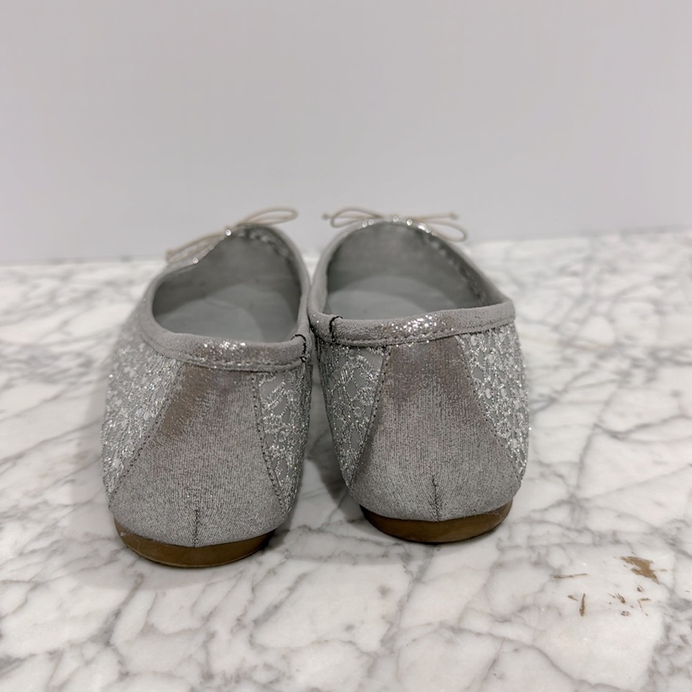 Adrianna Papell Shirley 7.5 silver lace rhinestone flats with bows in silver - Picture 4 of 6
